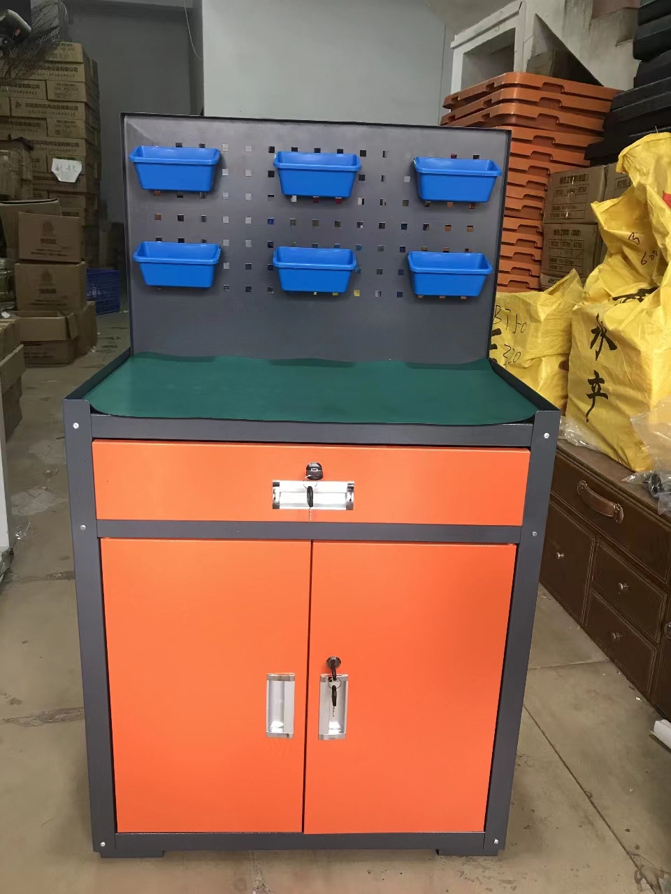 Тумба-верстак инструментальный, 1 полка, 1 ящик (арт. B9-1-BT50)